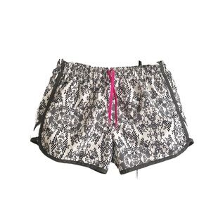 Puma Snake Print short